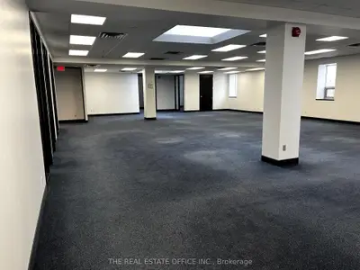50 Casmir Court 7, Vaughan, On L4k 4j5