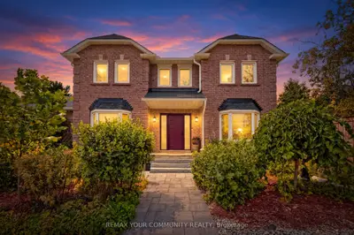 2 Kirkland Court, Richmond Hill, On L4c 9j1