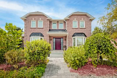 2 Kirkland Court, Richmond Hill, On L4c 9j1