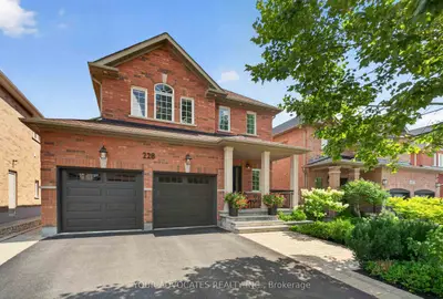 228 Twin Hills Crescent, Vaughan, On L4h 0h4