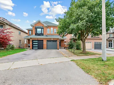 17 Royal Appian Crescent, Vaughan, On L4k 5k9