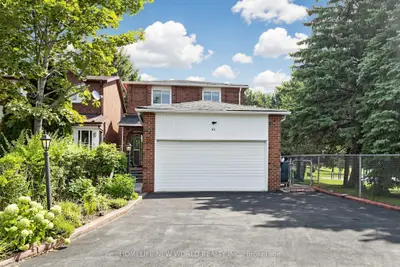 65 Tangmere Crescent, Markham, On L3r 6y6