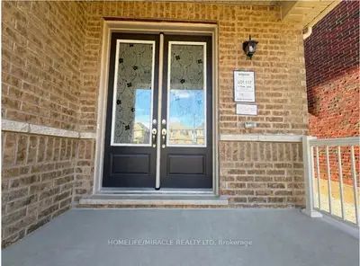 16 Sam Battaglia Crescent, Georgina, On L0e 1r0