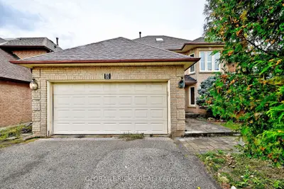 8 Elmsley Drive, Richmond Hill, On L4c 8n1