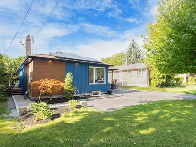 100 Rockport Crescent, Richmond Hill, On L4c 2l8