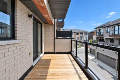 9 Arthur White Lane, Markham, On L6e 0w2