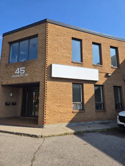 45 Basaltic Road 1c, Vaughan, On L4k 1g5