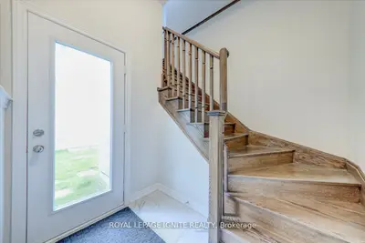 11 Waterleaf Road, Markham, On L6b 0z3