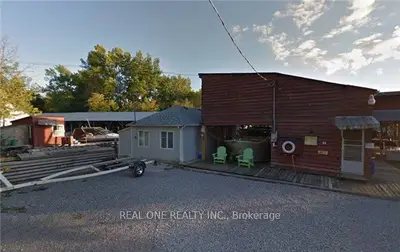 11 Mac Avenue, Georgina, On L4p 2p7