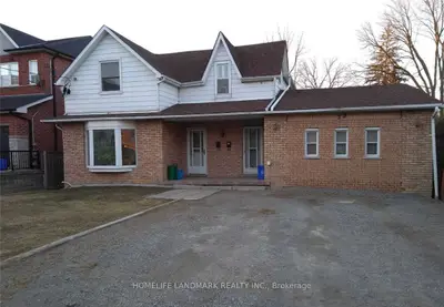 22 Centre Street 2, Aurora, On L4g 1j6