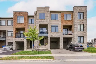 202 Vivant Street, Newmarket, On L3x 0k7