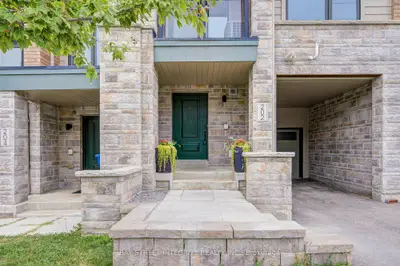 202 Vivant Street, Newmarket, On L3x 0k7