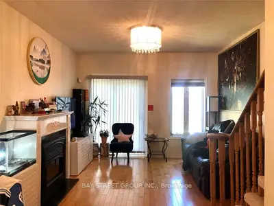 4 St Moritz Way 2, Markham, On L3r 4e8