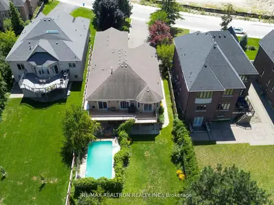 36a Puccini Drive, Richmond Hill, On L4e 2y3