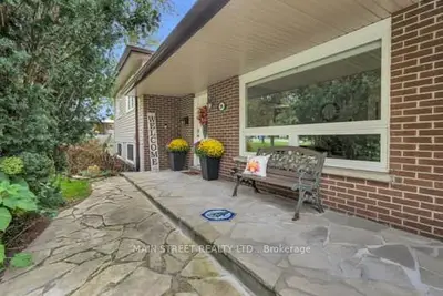 29 Johnston Street, Georgina, On L0e 1n0