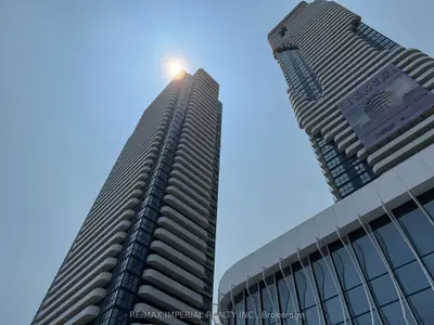 28 Interchange Way 811, Vaughan, On L4k 0p8