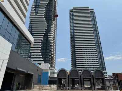 28 Interchange Way 811, Vaughan, On L4k 0p8