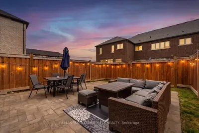 211 Landolfi Way, Bradford West Gwillimbury, On L3z 4l6