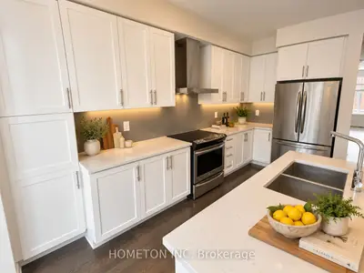 197 Salterton Circle, Vaughan, On L6a 4z1