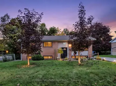 135 Peter Street, East Gwillimbury, On L9n 1l2