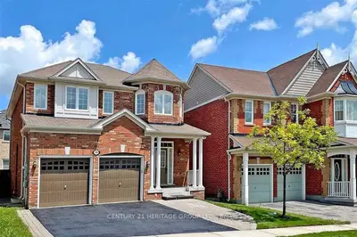 35 Cliff Gunn Road, Newmarket, On L3x 3j8