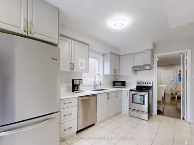 8 Estoril Street Upper, Richmond Hill, On L4c 0b9