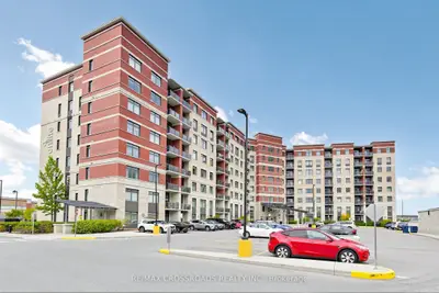 39 New Delhi Drive N 222, Markham, On L3s 0e1