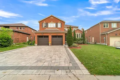 277 Kirby Crescent, Newmarket, On L3x 1h5