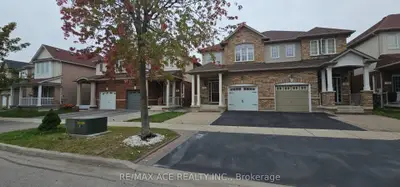 46 Ralph Chalmers Avenue, Markham, On L6e 2c3