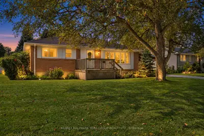 26 Georgina Street, Georgina, On L0e 1r0