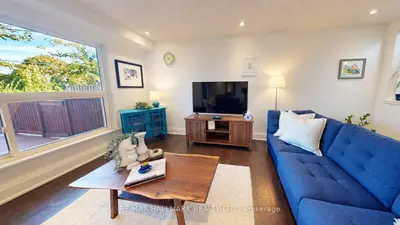 781 Pam Crescent, Newmarket, On L3y 5b7