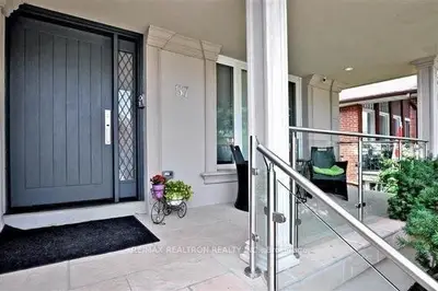 57 Oxford Street Main & Lower, Richmond Hill, On L4c 4l6