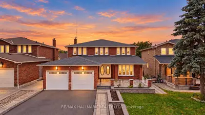 44 Olympia Gate, Vaughan, On L4l 5k3