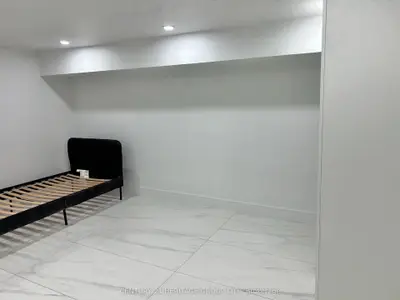 326 Mcconvey Drive Basement, Richmond Hill, On L4c 3k3