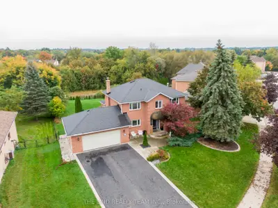 97 Thompson Drive, East Gwillimbury, On L9n 1e2