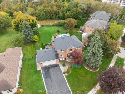 97 Thompson Drive, East Gwillimbury, On L9n 1e2