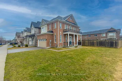 246 Thomas Phillips Drive, Aurora, On L4g 0t6