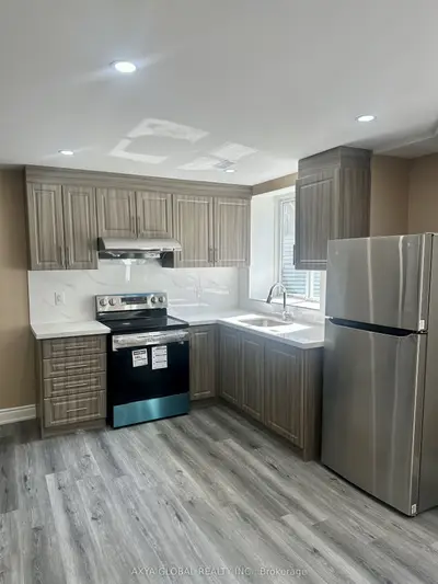 5 Stilton Avenue, Vaughan, On L4h 4t8