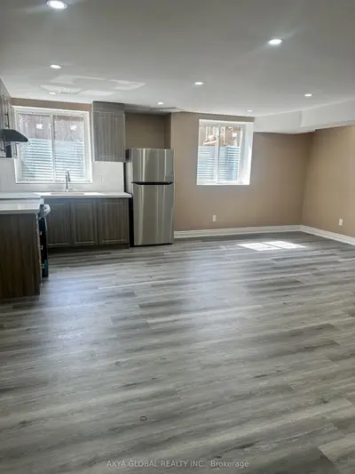 5 Stilton Avenue, Vaughan, On L4h 4t8