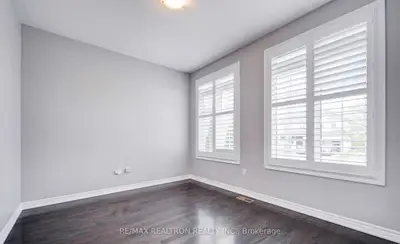 18 Horsley Court, Aurora, On L4g 0h7