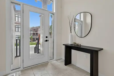 12 Tay Lane, Richmond Hill, On L4s 0n8