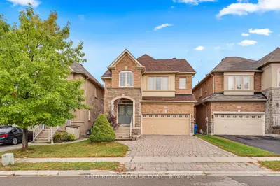 468 Kwapis Boulevard, Newmarket, On L3x 3k5