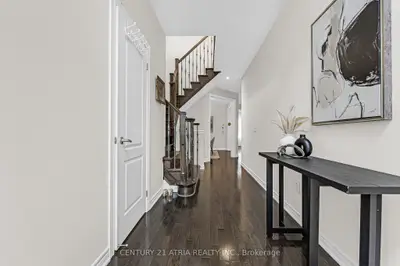 468 Kwapis Boulevard, Newmarket, On L3x 3k5