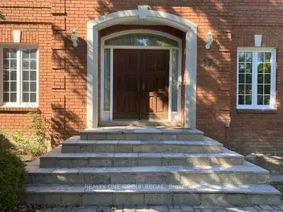 17 Dunloe Road, Richmond Hill, On L4b 2h6