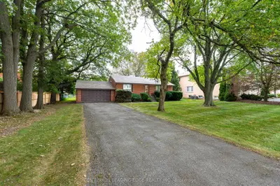93 Lee Avenue, Markham, On L3r 8g2