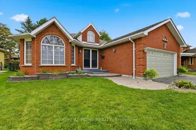 5 St John's Court, Uxbridge, On L9p 1m3