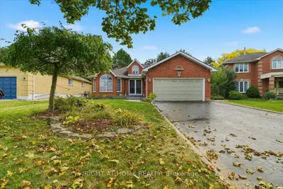 5 St John's Court, Uxbridge, On L9p 1m3