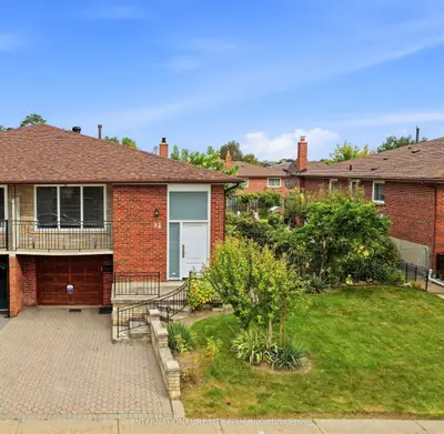 92 Andrew Park, Vaughan, On L4l 1e9