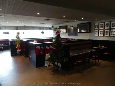 17335 Yonge Street 12, Newmarket, On L3y 8z2