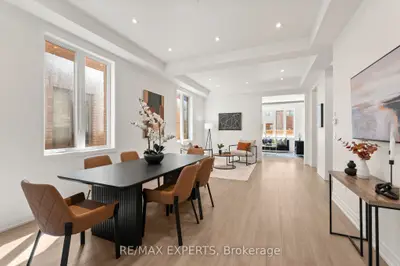 17 Red Rose Lane, East Gwillimbury, On L9n 0v1